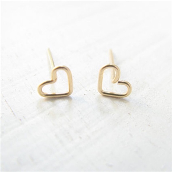 golden threads Jewelry - Heart Gold Color Stud Earrings